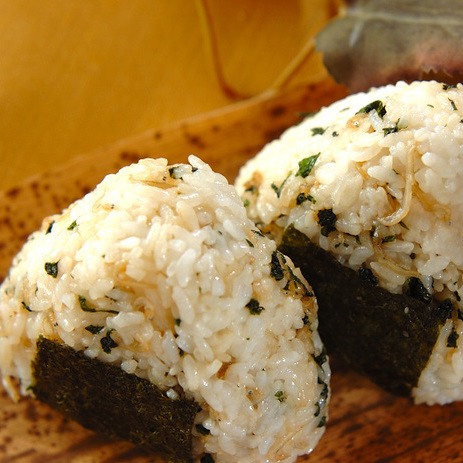 しらすとしそのお結び